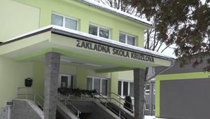 Riaditeľka mala brať peniaze z výplat učiteľov. Tvrdí, že je nevinná