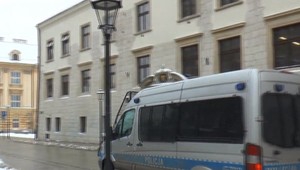 Muž v centre Varšavy brutálne zbil a znásilnil mladú ženu. Nezareagovali ani okoloidúci