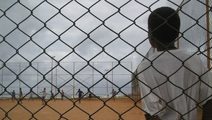 11-ročného futbalového fanúšika usmrtila ohňostrojová raketa