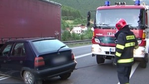 Na 20-ročnom aute zlyhalo riadenie. Zrazilo sa s kamiónom