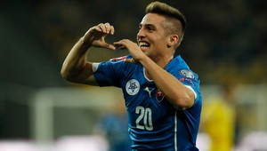 Mak je v hernej pohode, má strelecký apetít