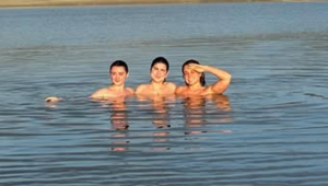 Seriálová hviezda sa s tým nebabre! Na pláži úplne nahá a ešte sa tým aj pochválila!