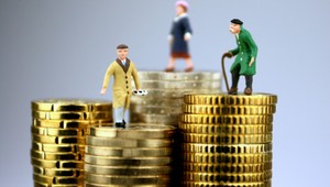 Platy štátnych zamestnancov stúpnu o 16 eur