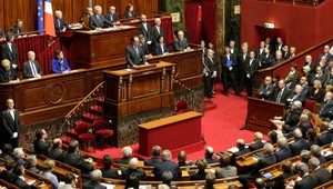 Hollande: Francúzsko zintenzívni boj proti Islamskému štátu v Sýrii