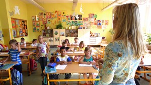 Učiteľka, ktorá žiaka obliala vodou, prehovorila