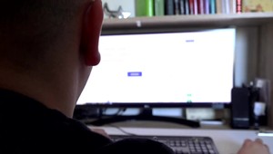 Internetový podvod ho stál všetko: Peniaze na účte mu svietia, no nikdy si ich nevyberie