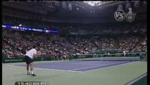 Roddick získal tretí bod, Američania v semifinále