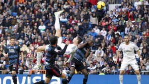 VIDEO. Ronaldove nožničky de luxe! Brankár Granady ich otupil...