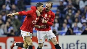 Wenger na Ronalda nasadí Gibbsa, v "žltom nebezpečenstve" budú domáci