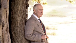 Karol III. oslávil prvé narodeniny ako kráľ! Jeho nový fotoportrét pre TOTO dojíma k slzám!