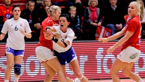 Hádzanárky vstúpili do kvalifikácie krutou prehrou v Dánsku