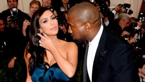 Spevák Kanye West (36) a celebrita Kim Kardashian (33) sa vzali