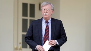 FBI prehľadala dom bývalého Trumpovho poradcu. Dôvodom majú byť utajované dokumenty