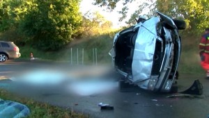 Tragédia pri Prievidzi. Vodič sa nepripútal, privalilo ho auto