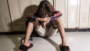 Najprv boli v azylovom dome, keď ich vyhodili, žili v stane. Matka deti potom opustila