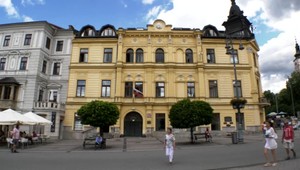 V Bystrici ide do tuhého. Župné voľby sa blížia a snahy o zosadenie Kotlebu silnejú