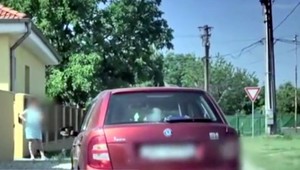 Šoféroval s vnukom (3) na kolenách. Navyše aj nafúkal