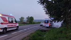 Oslava návratu z väzenia skončila bitkou v osade. Rodiny muselo krotiť 15 policajtov