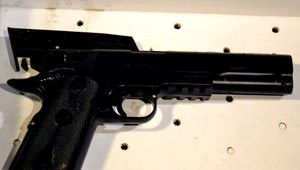 Polícia zastrelila chlapca (†12), mal napodobeninu pištole