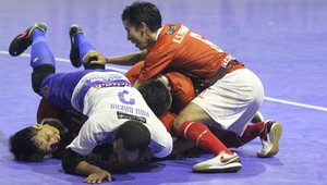 Famózne! Ak to tak chcel... Volej pod brvno spred vlastnej šestky!