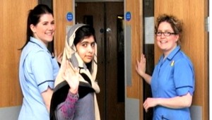 Malala (15), ktorú postrelil Taliban prepustili z nemocncie