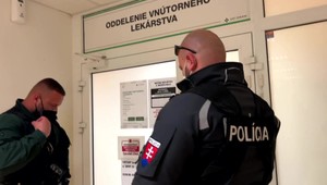 Matka, ktorá dobodala vlastnú dcéru, je stále vo vážnom stave. Aký bol motív vraždy a samovraždy?