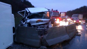 Nehoda kamiónu a dodávky spôsobila kolóny na diaľnici