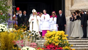 Pápež František udelil požehnanie Urbi et Orbi len v taliančine