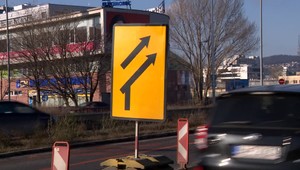 Vodiči, pozor: Od roku 2020  budú platiť nové pravidlá zipsovania