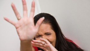 Marek (18) sa vyhrážal rodine zabitím, doma skrýval samopal