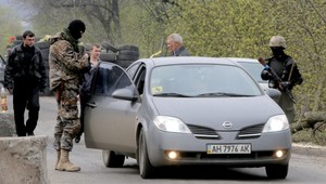 Nebezpečné informácie. Reportérov BBC v Rusku zbili a okradli