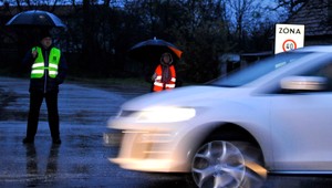 Obyvatelia Dunajskej Lužnej zablokovali cesty vlastnými telami