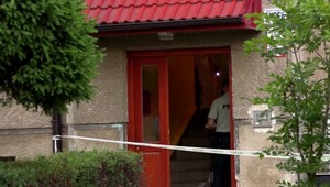 Sledoval bývalú manželku od zastávky, v byte ju opakovane bodol nožom