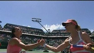 Do semifinále Jankovičová a Zvonarevová, Hantuchová vypadla