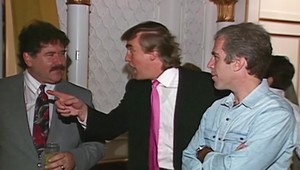 Bill Clinton tvrdí, že nevie nič o Epsteinových zločinoch