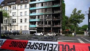 Pri požiari bytovky zahynuli traja ľudia, ďalší sú v kritickom stave