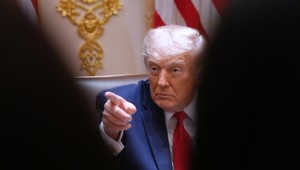 USA zaútočili na Irán pre zostrelený vrtuľník, ten ohlásil protiútoky