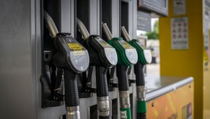 Maďarská vláda zastropovala ceny benzínu a nafty