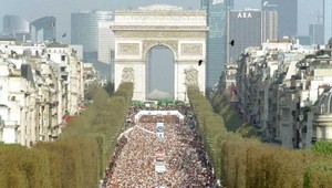 Víťazmi Parížskeho maratónu Keňania Kipruto a Bayisaová