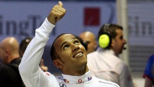 Hamilton v Nemecku so šiestym víťazstvom v sezóne