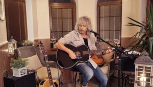 Peter Nagy si ruky nešetrí! TOTO je jeho nový, vlastnoručne zveľadený domov!