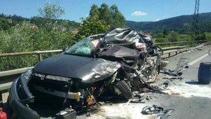 Tragická zrážka dvoch áut a kamióna si vyžiadala jednu obeť