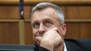 Andrej Danko zostáva predsedom SNS. Tarabovi a Šimkovičovej vraj ponúkli miesto na kandidátke Smeru