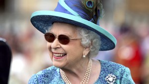 Čo nedala deťom sa snaží dohnať pri pravnúčatách? TAKÁTO je kráľovná Alžbeta II. ako prababka!