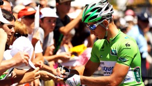 Šou v parížskych uliciach. Tour de France ako karneval...