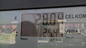 Pohonné hmoty zdraželi v porovnaní s minulým rokom až o 40 percent. Zvyšovaniu cien nemusí byť koniec