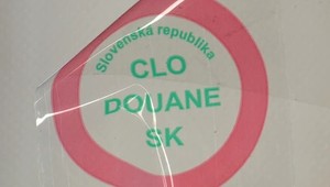 Úplatky na colnici: Obvineniu čelia traja pracovníci