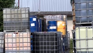 V objekte bývalého družstva policajti objavili výbušné a rádioaktívne látky