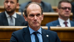 Ježiš Kristus kráľom Slovenska: Toto odkazujú Štefanovi Kuffovi poslanci koalície aj opozície