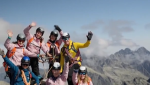 Onkologické pacientky si v Tatrách splnili veľký sen. Po hodinách námahy sa dotkli kríža